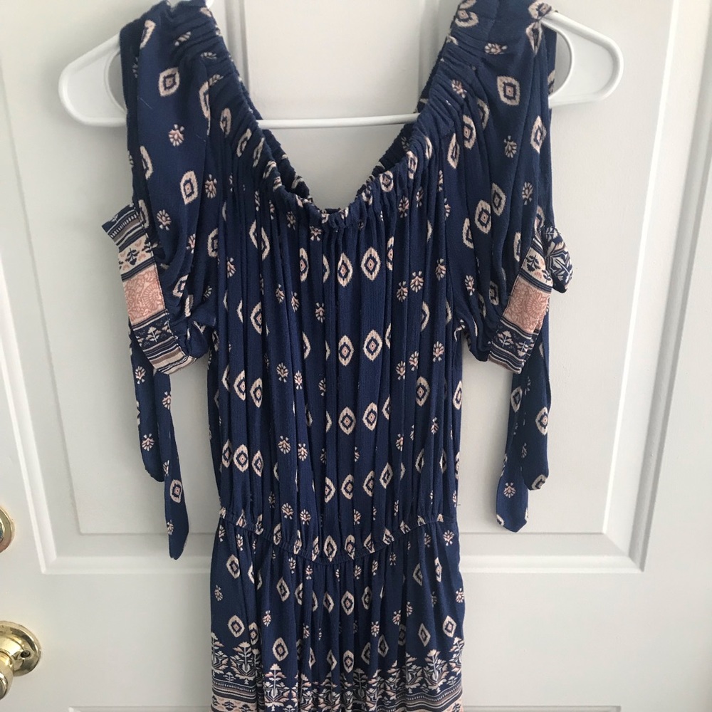 Blue/peach/white off the shoulder romper w pockets